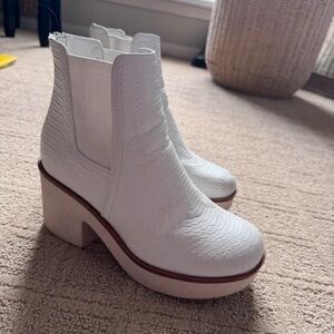 Boots White Textured Platform Chelsea Ankle Heeled Boots